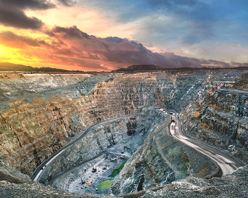 Connect production, quality, inventory and operational information to improve visibility and support better decisions across the mining value chain.